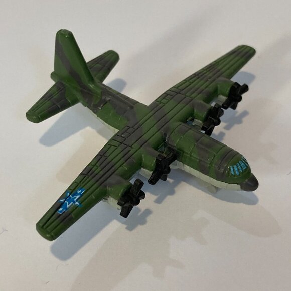 Micro Machines Military C-130 Hercules Transport Aircraft Galoob LGTI 1996 - Picture 1 of 8